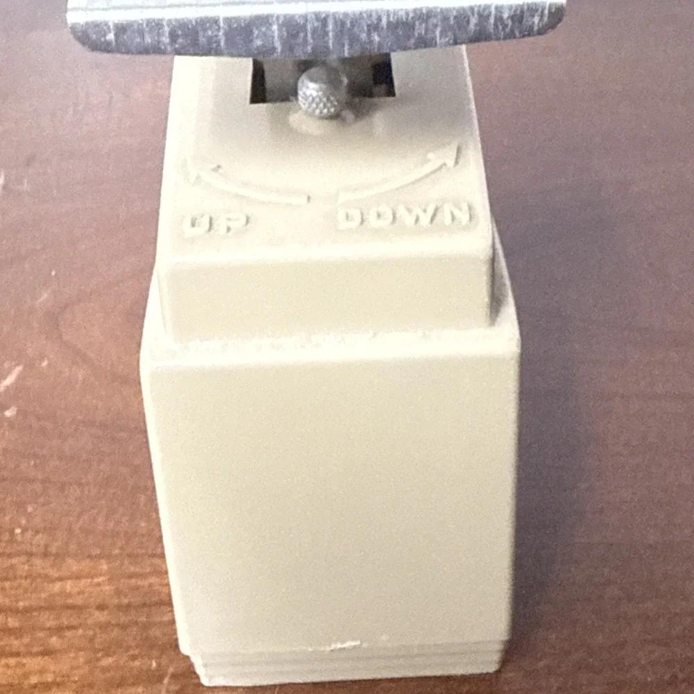 Vintage Pelouze‎ PETITE Model P-1 Postage Scale ( Rates eff. March 2, 1974 )
